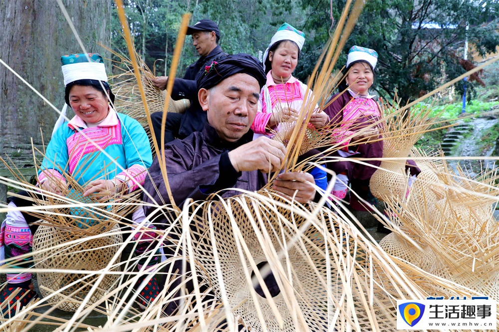 贵州榕江：赶制灯笼迎新年(图1)