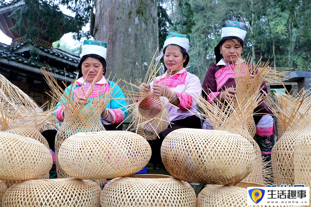 贵州榕江：赶制灯笼迎新年(图2)