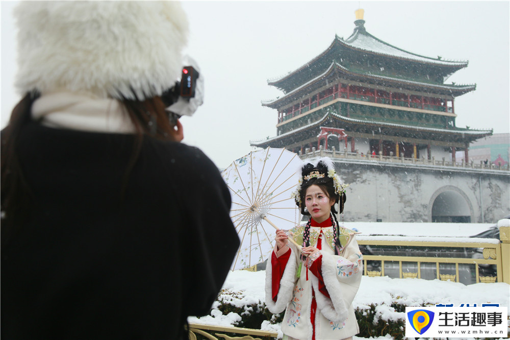 大雪纷飞 古城西安银装素裹(图5)
