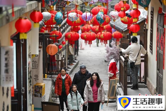 百年黄葛古道张灯结彩年味浓(图4) 百年黄葛古道张灯结彩年味浓(图4)