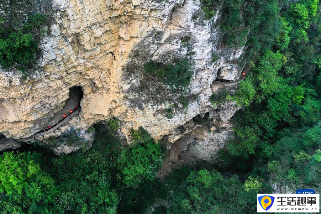 绝壁天渠上流淌的“生机”(图11)